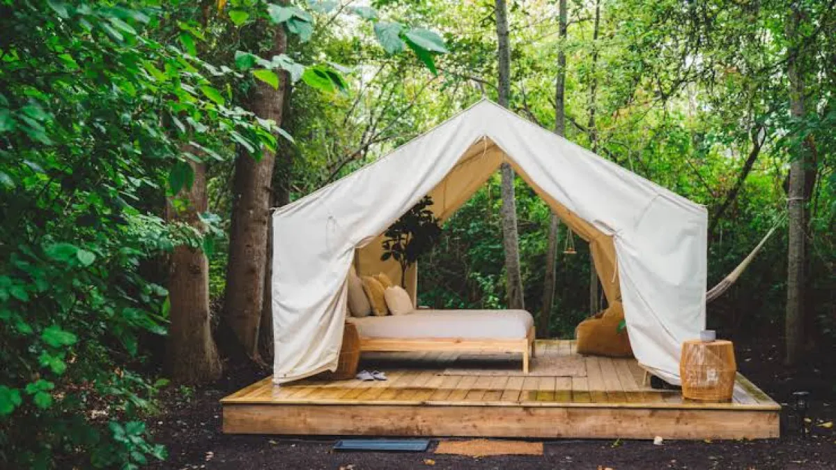 GLAMPING (mandatory)